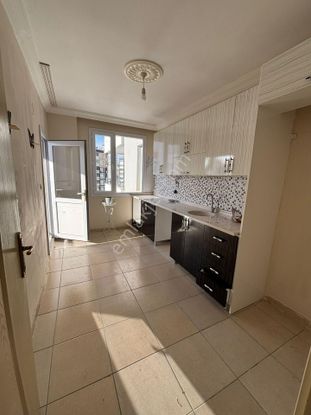 Emlak Store Dan Barış Mah 2+1 Kapalı Mutfak Satılık Daire