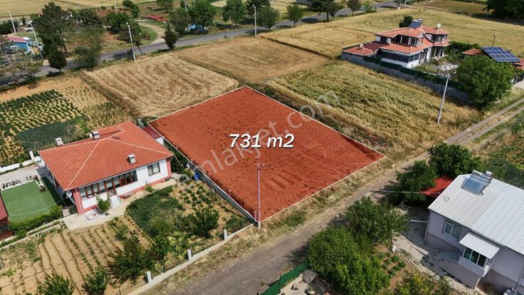 Ferhadanlı Mah. 731 M2 Merkeze 400 Mt Mesafede Villa İmarlı Arsa