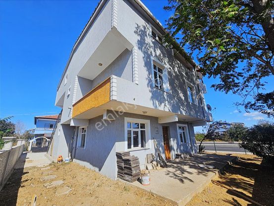 Çorlu Kavşağı Yakını 25 Mt Ana Yol Üzerinde 3 Katlı Bina