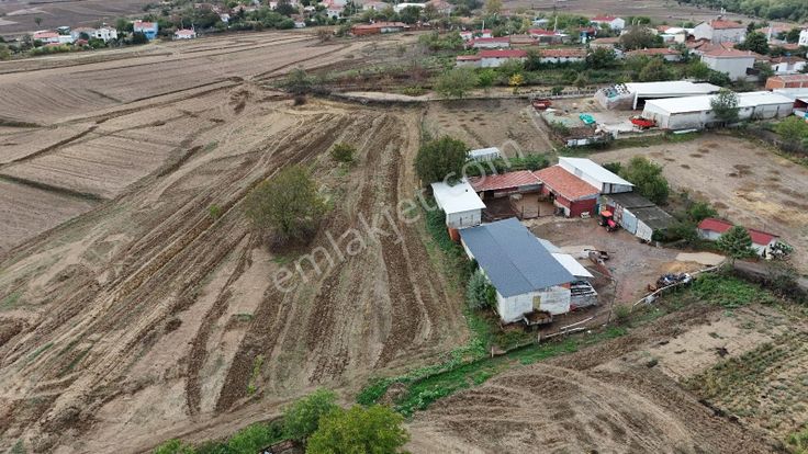 Bıyıkali Köy Merkezine Yakın, Yola 2. Parsel Verimli Tarla