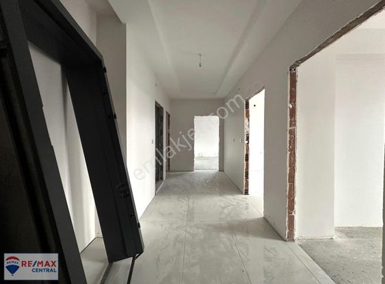 Re/max Central'dan Site İçerisinde Sıfır 140m2 3+1 Lüx Daire