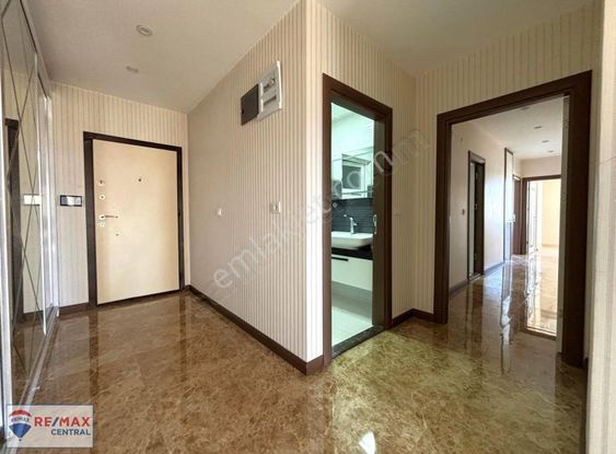 Remax Central'dan Avm Ve Adliye Yanında Lüx 4+1 Kiralık Daire
