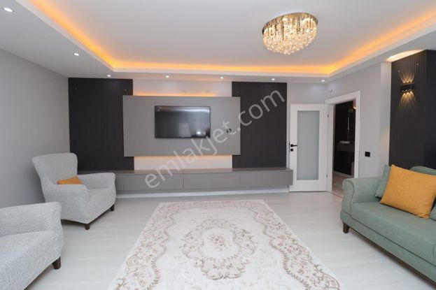 Topçu Mah Sinde Satılık 3+1 Ara Katta Daire