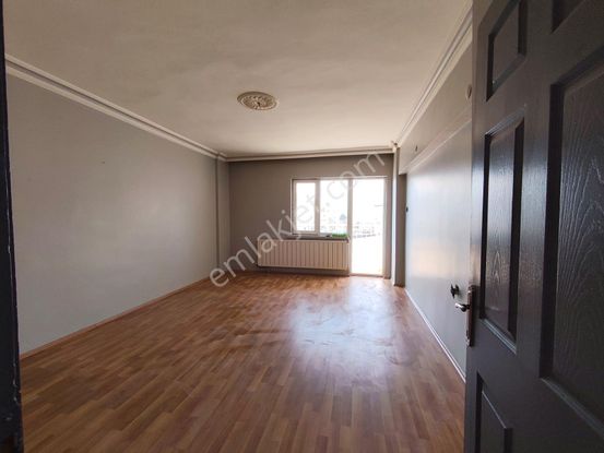 Yılmaz Gayrimenkülden Cadde Üzeri Köşe Başı Merkezi Konum 3+1 Kiralık Daire