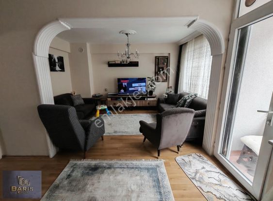 Barış Gayrimenkul'den Karaağaç'ta Ara Kat Bakımlı 2+1 Daire.