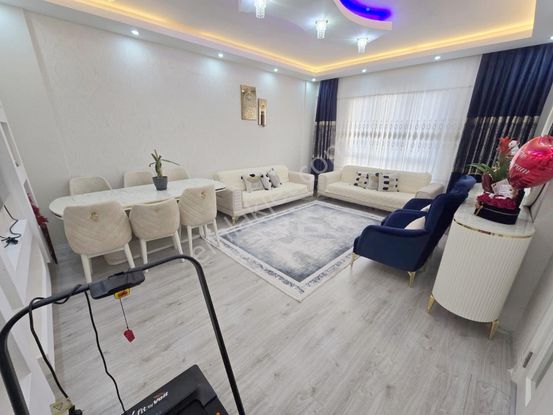 Beykent'te Cephesi Açık Masrafsız 3+1 Bakımlı Daire Fırsatı