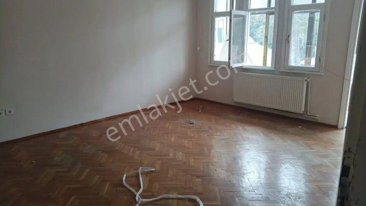 Çatalca Ferhatpaşa Mahallesinde Acilen Satılık Daire 2+1