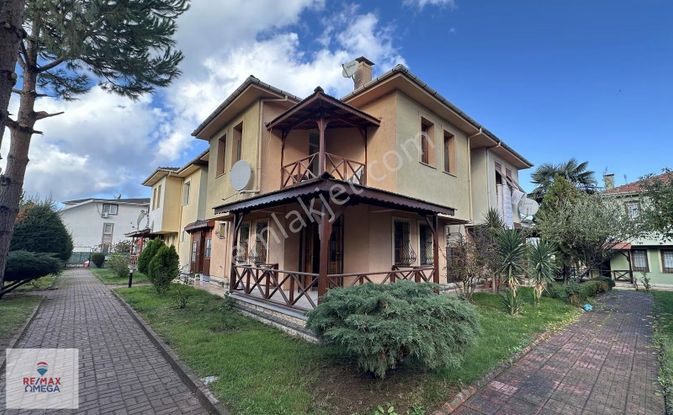 Seymen Yeni Askent Sitesinde 3+1 Satılık İkiz Villa