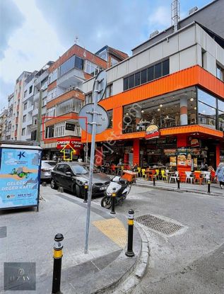 Sefaköy Merkezde 2+1 1.kat 90m2 Balkonlu Temiz Ofis İşyeri