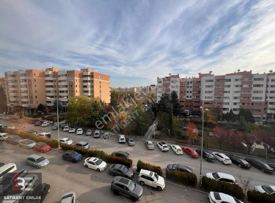 Batıkent Emlak'tan Merkezi Konumda Metro Karşısı 4+1 Ara Kat