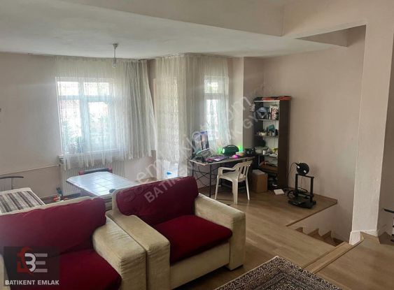 Batıkent Emlak'tan Yeni Batı Mah. 3+1 Üst Kat Katta Dubleks