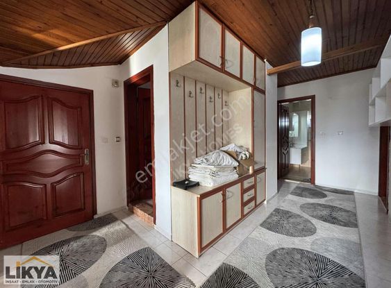 Merkezi Konumda Geniş M2 3+1 Eşyalı Kiralık Daire