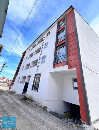 Emlak Kılavuzu By Sadık'tan Şehitler Mahallesinde Satılık 2+1