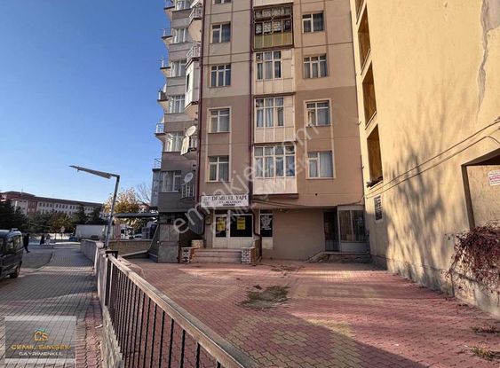 Cemil Şimşek'ten Fatih Işıklarda Kiralık Dükkan