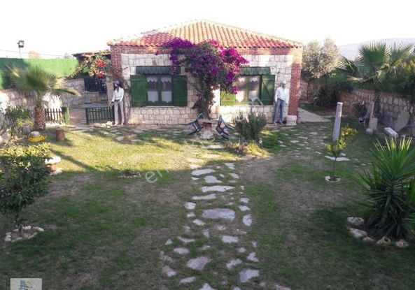 Didim Balat Köyü’nde 450 Metre Arsa İçinde 3 + 1 Tam Müstakil Taş Villa