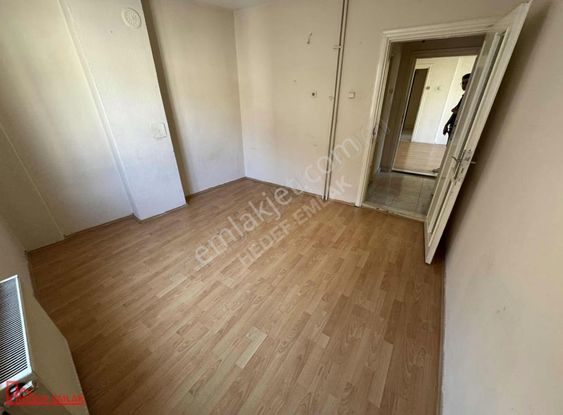 Hedef Emlaktan Ulu Cami Civarı Kiralık 3+1 Ara Kat Bakımlı Daire