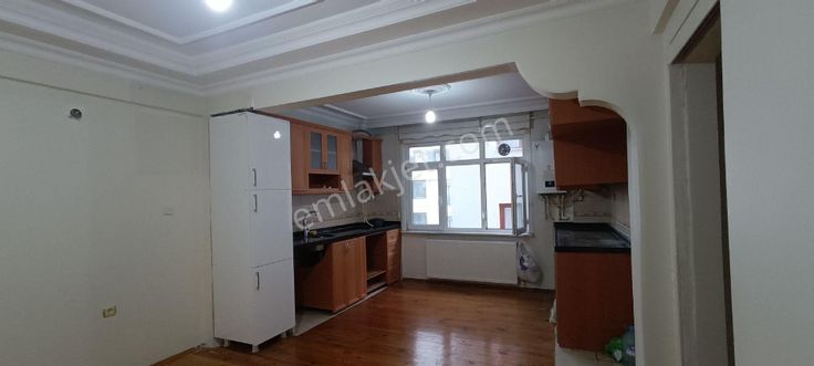 Şemsi Paşa Tramvaya Yakın