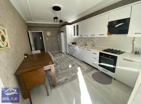 Dünya Kavşağına Yakın Acil Satılık Bakımlı 3+1 Daire