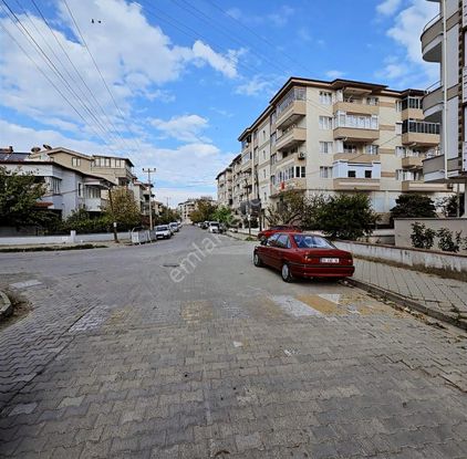 Burhaniye Bahçelievler'de Ayrı Mutfak Uygun Fiyatlı 3+1 Daire