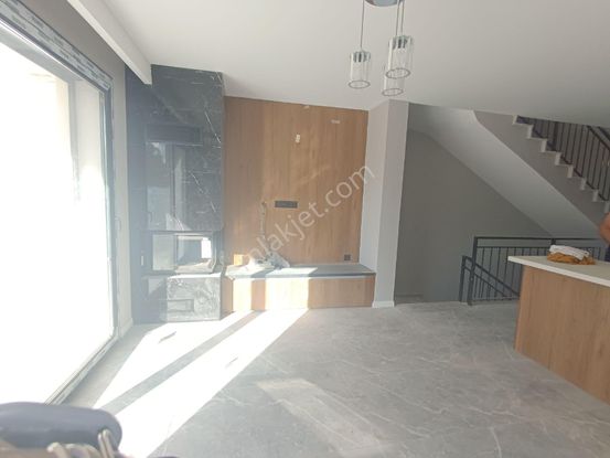 Kuşadası Merkezde Satılık 6+1 Özel Havuzlu Sıfır Villalar