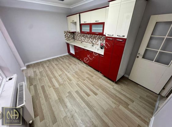 Atapark'da Geniş Masrafsız E.banyo Asansör Fırsat 4+1 Satılık