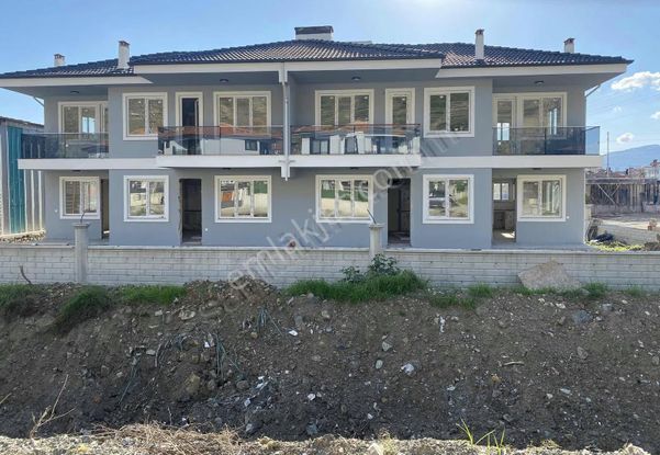 Gizem'li Emlak'tan Satılık Butik Sitede Havuzlu 1+1 Daire