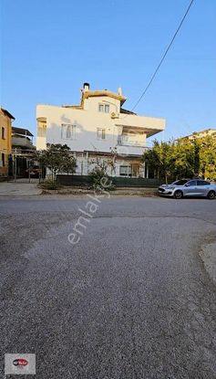 Burhanıye İskele Mahallesi 3 Katlı Villa