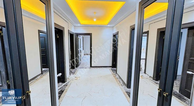 Turyap Metropol'den Çiftlik Cad. 4+1 Satılık Daire