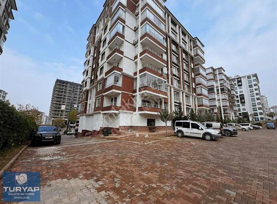 Turyap Metropol'den Tecde Cadde Üzerinde 4+1 Kiralık Daire