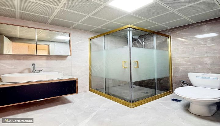 Vadi'den Karakaya'da Lüks Tasarımlı Sıfır 3+1 Geniş Aile Dairesi