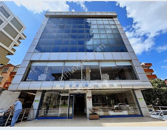 Gebze Belediye Karşısı Satılık Ticari İş Merkezi