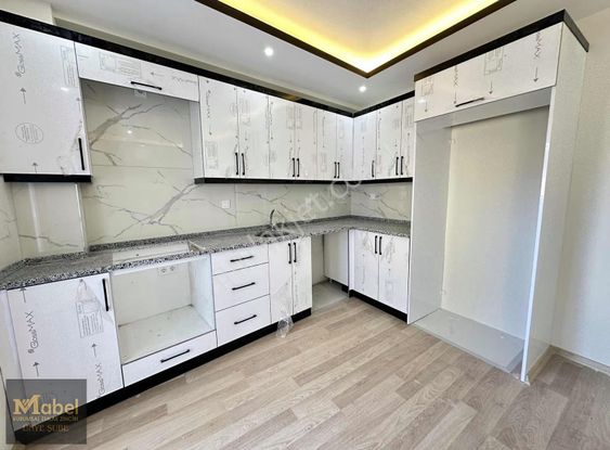 Mabel'den Frst Cadde Üzeri Çif Balkon Ebyn Banyolu Çarşı İçi 3+1