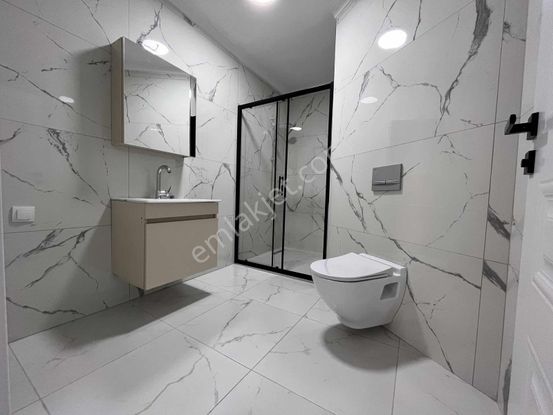 Net'den Çayırova Özgürlük Mh.asansörlü Satılık 4+1 Dublex Daire