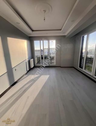 Büyükçekmece Deniz Ve Havuz Manzaralı Lüks 3+1 Kiralık Daire