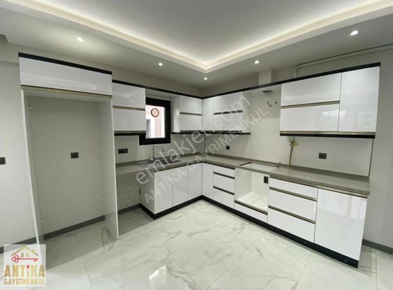 Antika Gayrimenkulden Hastane Karşısı Kiralık 3+1 Geniş Daire
