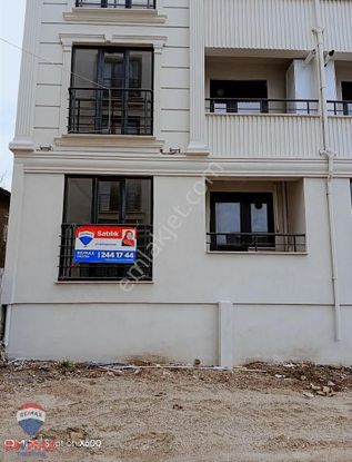 Çarşı Merkezde 2+1 90 M² Kapalı Mutfaklı Satılık Daire