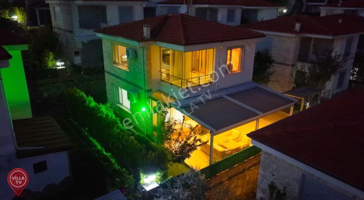 Daire Fiyatına Satılık Villa! Deniz Manzaralı