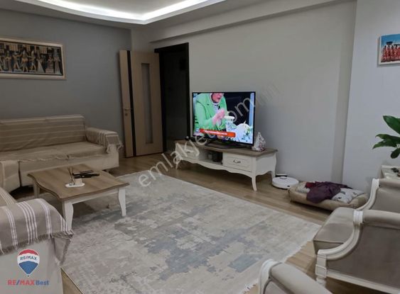 15 Karşıyaka Şemikler'de Çift Teraslı 6+1 Satılık Dubleks Daire