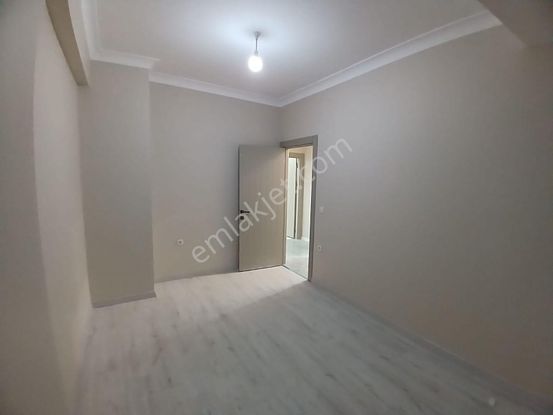 İkitelli Atatürk'te Sıfır Yapı 2+1 90m2 Lux İç Dizaynlı Arakat!