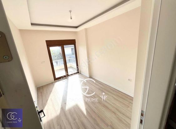 Cadde'den Yüzme Havuzlu Site İçi Konfor Dolu 3+1 Mustakil Villa