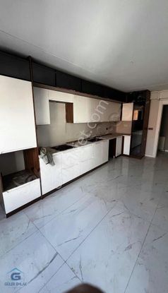 Yeni Mah. 3+1 Ebeveyn'li Karanlık Odası Yok 130 M2 Otoparklı