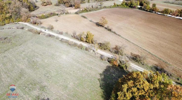 Kavak Ilıca'da Yola Cephe 2256m2 Tarla