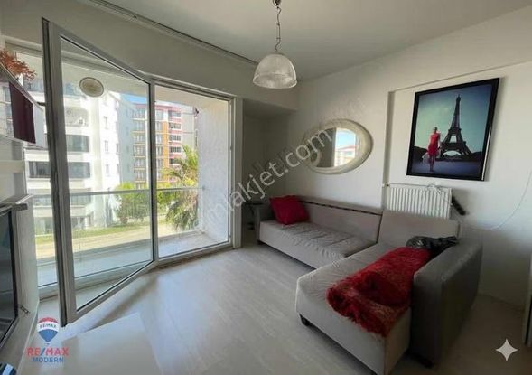 Tansu İnan'dan Rezidansta Satılık 1+1