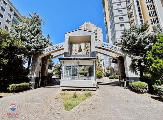 Atakumun Kalbinde Yüzme Havuzlu Güvenlikli Sitede Satılık 3+1