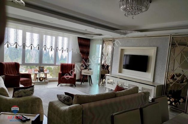 Celal Dinlenmez'den Adalet'te 9. Kat Deniz Manzaralı 3+1 Daire