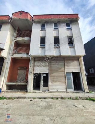 Sagimat Gıda Sitesinde 3 Katlı Köşe Dükkan