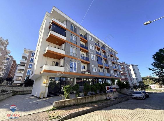Omü Tramvay Durağına 200m Deniz Manzaralı Kiralık 1+1 Daire