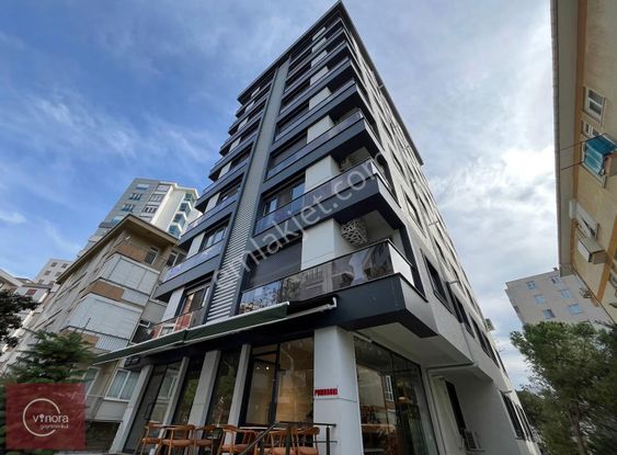 Göztepe'de Özgürlük Parkına Yakın Çift Giriş Teraslı İskanlı 5+2