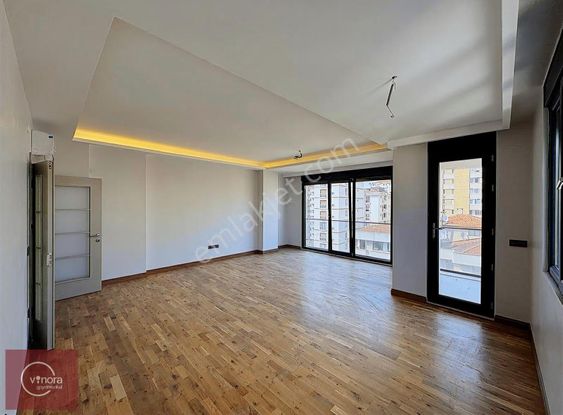 Vinora'dan Göztepe'de 2025 Yapımı Marmaraya Yakın Geniş 3+1 Boş