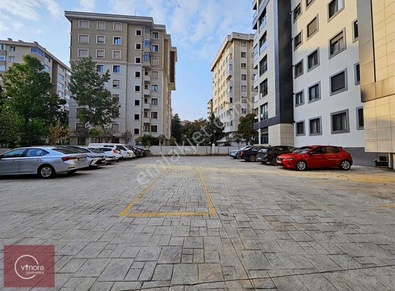 Vinora'dan Feneryolunda Özgürlük Parkına Komşu Balkonlu Boş 3+1